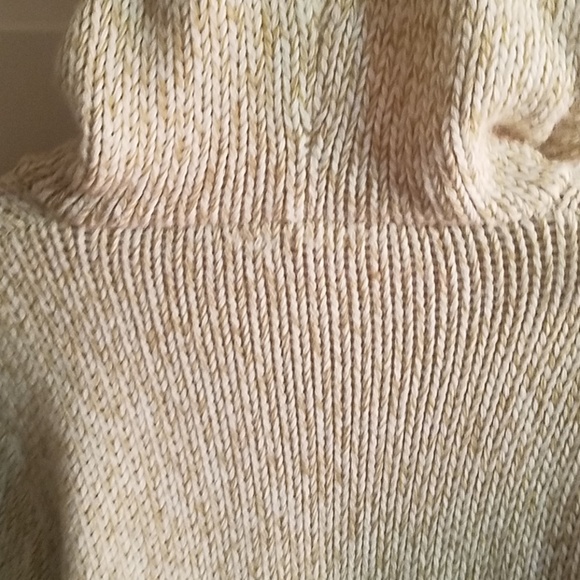 Sweater - Picture 4 of 5